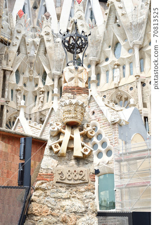 Sakurada Familia 70813525