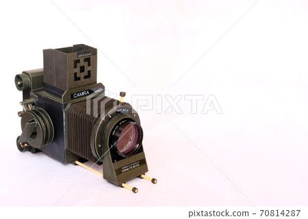 Medium format camera made of paper 70814287