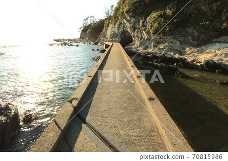 Miura Peninsula Arasaki / Shiosai no Michi Bentenjima Kaiwai 70815986