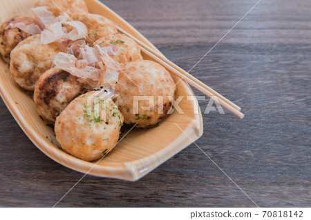 Takoyaki close up 70818142