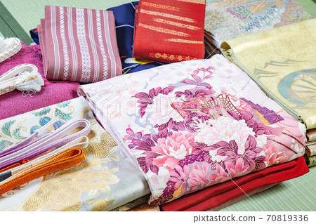 Folded furisode, sash and half-width obi 70819336