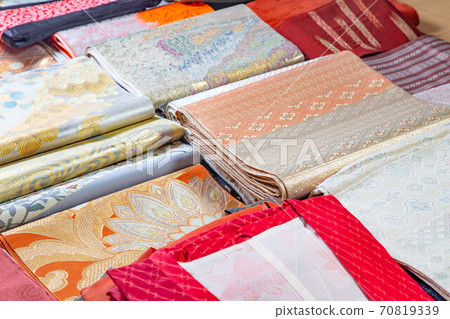 各種和服，例如浴衣，純色，公文和腰帶 70819339