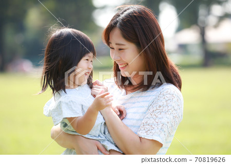Smile parent and child Smile parent and child 70819626