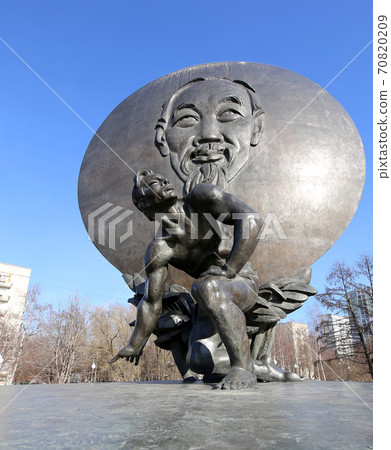 The monument of Ho Chi Minh (was erected at 18th May of 1990) in Moscow, Russia. The authors of the monument are sculptor V.E. Tsigal and architect R.G. Kananin The monument of Ho Chi Minh (was erected at 18th May of 1990) in Moscow, Russia. The authors of the monument are sculptor V.E. Tsigal and architect R.G. Kananin 70820209