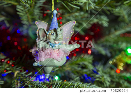 Beautiful christmas tree with decorative chritmas toys 70820924