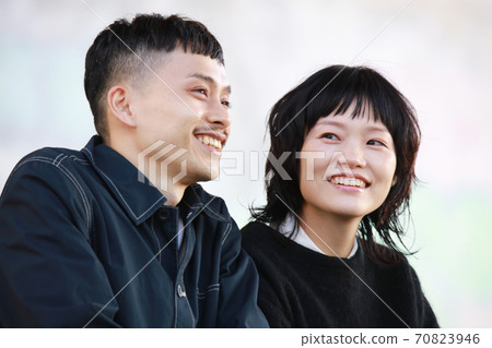 Smile couple 70823946