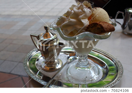 Luxury Affogato 70824106