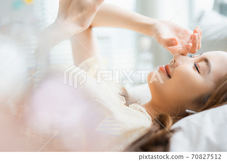 Female lifestyle 70827512