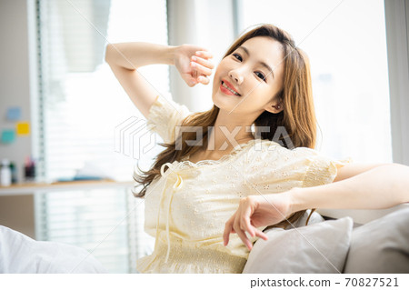 Female lifestyle 70827521