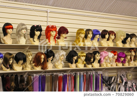 Wigs 70829860