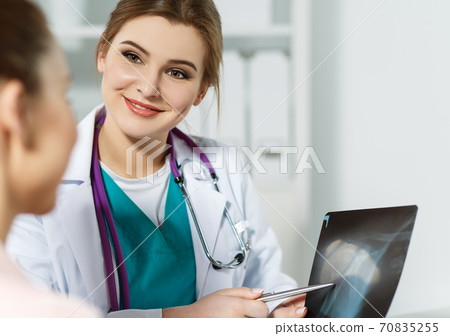 Radiologist or traumatologist concept Radiologist or traumatologist concept 70835255