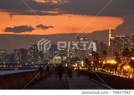 千葉縣舞濱海濱長廊度假勝地的夜景 70837942