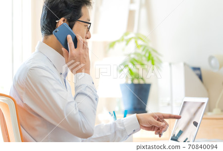 Men doing telework [smartphone] 70840094