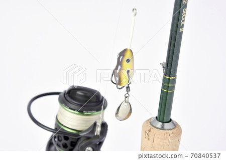 Micro frog lure set with fishing tackle 70840537