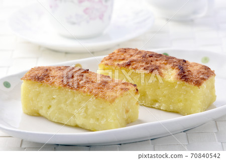 Tapioca and coconut Nyonyaque with Peranakans sweets 70840542