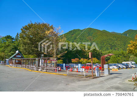 Suganodai Bus Center in Komagane City, Nagano Prefecture (Ticket sales office and parking lot for Senjojiki Cirque) 70840761
