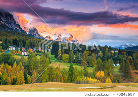 Amazing autumn landscape in Dolomites near Cortina d Ampezzo, Italy 70842697