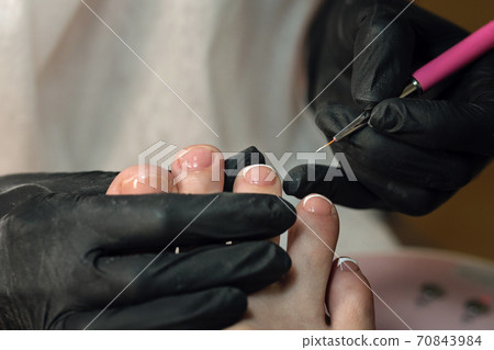 Pedicure. Gel polishing. 70843984