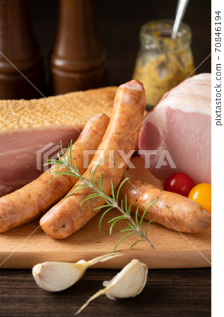 里脊火腿香腸培根肉拼盤 里脊火腿香腸培根肉拼盤 70846194