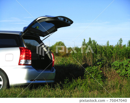 Car with open back door Car with open back door 70847040