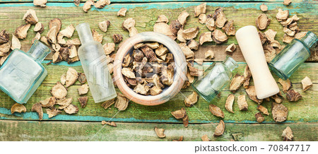 Dried elecampane root Dried elecampane root 70847717