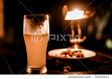 睡夜酒吧休息室 睡夜酒吧休息室 70849641