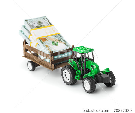 Toy tractor with money 70852320