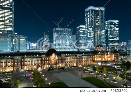 A view of Tokyo's famous Tokyo station square 70853761