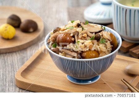 栗子 板栗 栗 蘑菇 炊飯 Takikomi gohan chestnut 栗と鳥炊き込みご飯 栗子 板栗 栗 蘑菇 炊飯 Takikomi gohan chestnut 栗と鳥炊き込みご飯 70857181