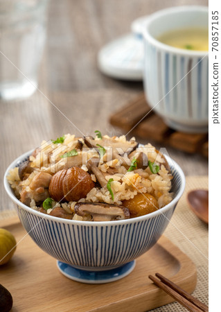 栗子 板栗 栗 蘑菇 炊飯 Takikomi gohan chestnut 栗と鳥炊き込みご飯 栗子 板栗 栗 蘑菇 炊飯 Takikomi gohan chestnut 栗と鳥炊き込みご飯 70857185