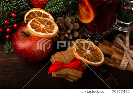 Mulled wine for Christmas 70857423