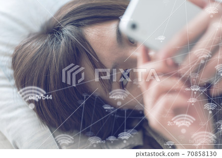 在臥室裡的女人 70858130