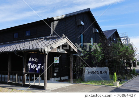 成立於明治元年的燒酒釀酒廠“ Satsushu Hamadaya Denbei” 成立於明治元年的燒酒釀酒廠“ Satsushu Hamadaya Denbei” 70864427