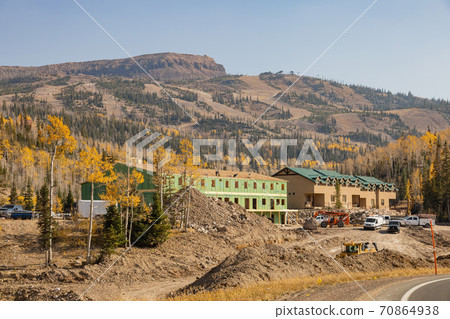 Sunny view of beautiful fall color around Brian Head area 70864938