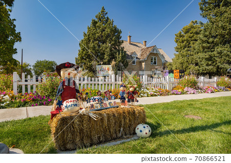Halloween decoration over the Parowan town 70866521