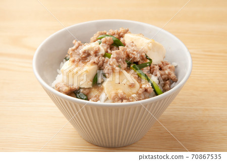豆腐和碎肉soboro烤碗 70867535