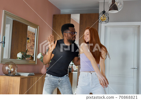 crazy married couple dance, have fun 70868821