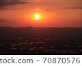 Evening scenery and rice fields 70870576