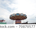 Nostalgic amusement park 70870577