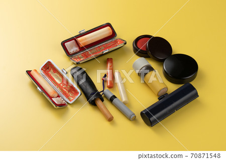 Image of worn-out stamp 70871548