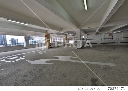 Modern cars parked inside, Yau ma tei Car Park Building 25 Oct 2020 Modern cars parked inside, Yau ma tei Car Park Building 25 Oct 2020 70874471