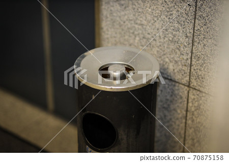 比爾的煙灰缸 70875158