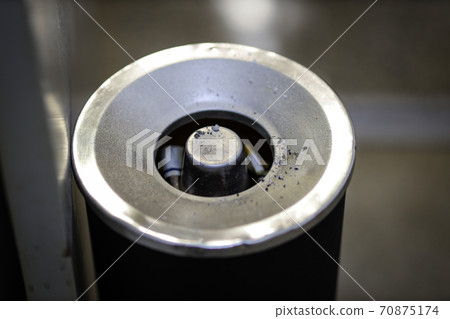 比爾的煙灰缸 70875174