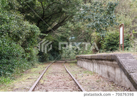 Former Japanese National Railways Kurayoshi Line abandoned line trace: Taikyuji station trace Former Japanese National Railways Kurayoshi Line abandoned line trace: Taikyuji station trace 70876398
