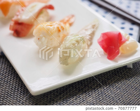 日本傳統食品壽司和壽司 日本傳統食品壽司和壽司 70877777