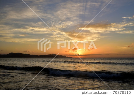 夕陽的晚霞在Ura 夕陽的晚霞在Ura 70878110