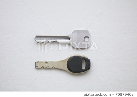 2 types of keys 70879402