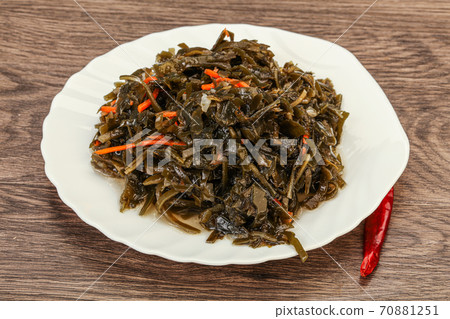 Seaweed cabbage with carrot and sesame Seaweed cabbage with carrot and sesame 70881251