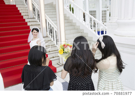 做bouquetos的新娘 70881977