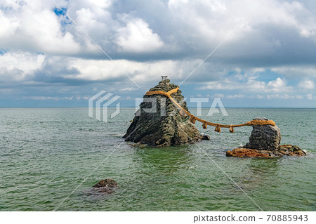 Ise Futamiokitama Shrine Meotoiwa 70885943